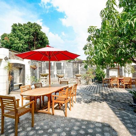 Oyo 2327 Pagsis Village Klaten Kültér fotó