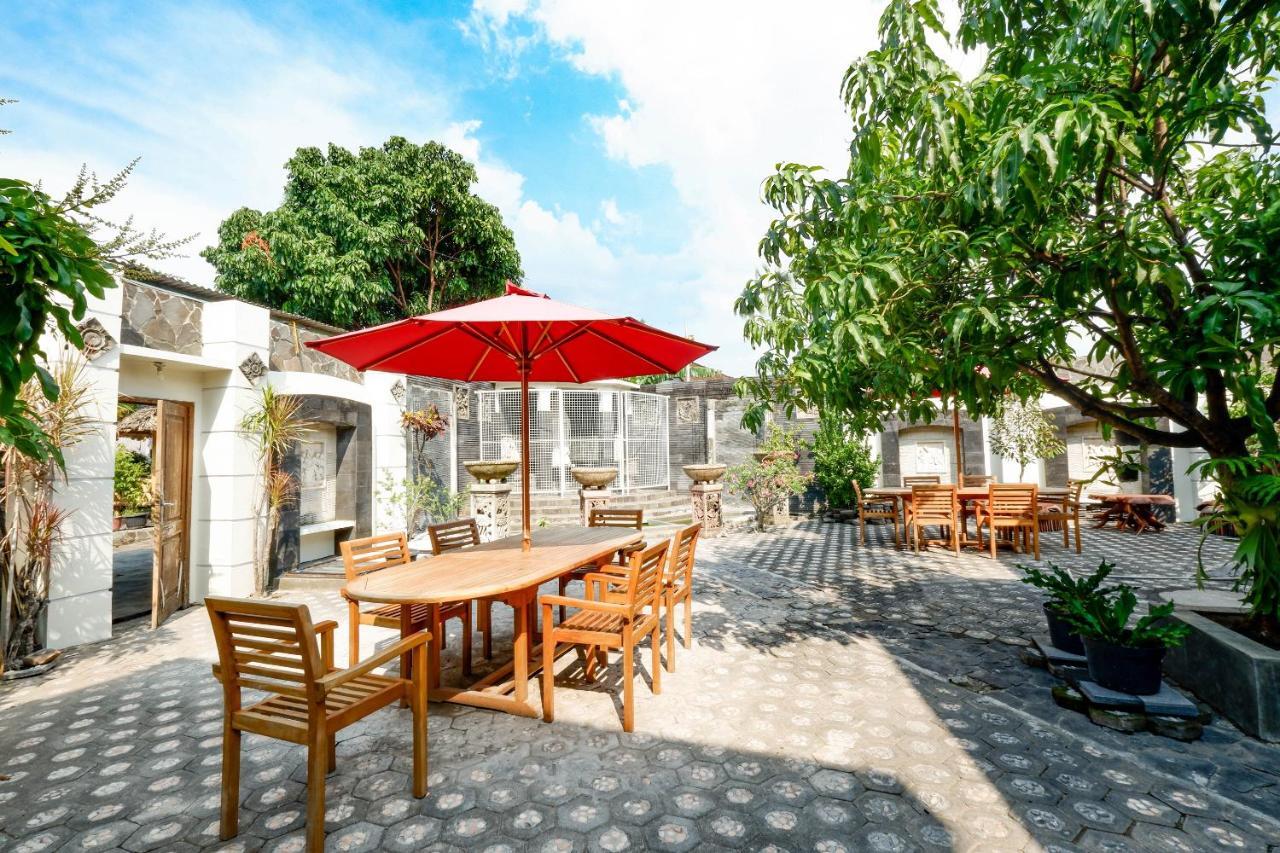 Oyo 2327 Pagsis Village Klaten Kültér fotó