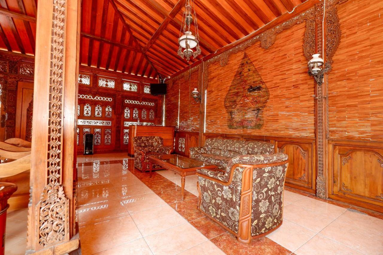 Oyo 2327 Pagsis Village Klaten Kültér fotó